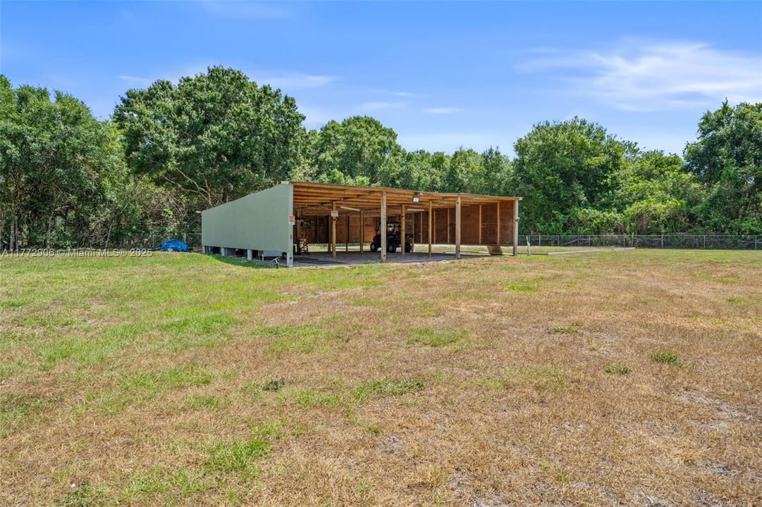 Recently Sold: $1,350,000 (5 beds, 3 baths, 1960 Square Feet)