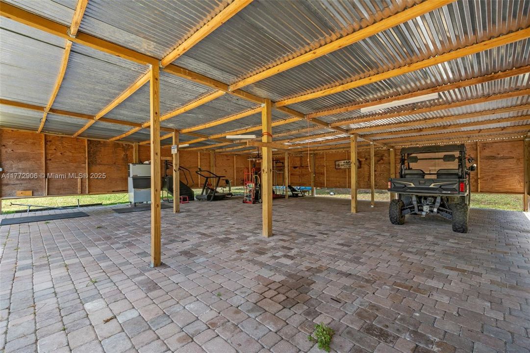 Recently Sold: $1,350,000 (5 beds, 3 baths, 1960 Square Feet)