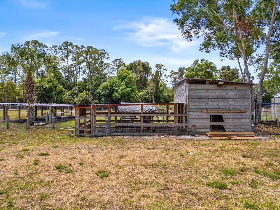 Recently Sold: $1,350,000 (5 beds, 3 baths, 1960 Square Feet)