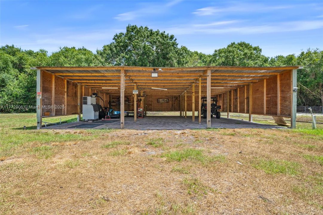 Recently Sold: $1,350,000 (5 beds, 3 baths, 1960 Square Feet)