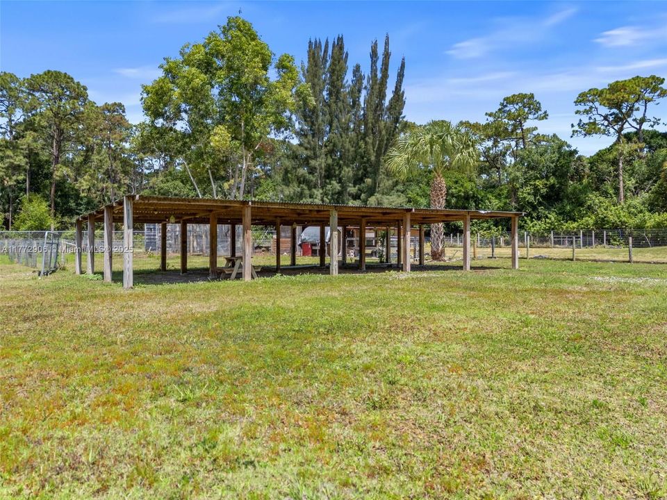 Recently Sold: $1,350,000 (5 beds, 3 baths, 1960 Square Feet)