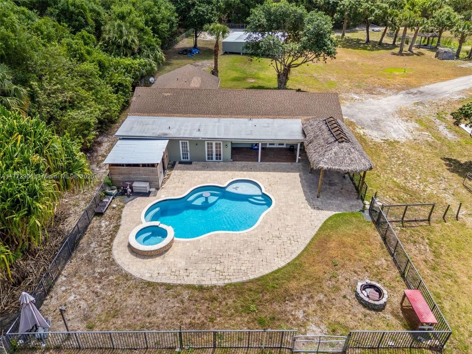 Recently Sold: $1,350,000 (5 beds, 3 baths, 1960 Square Feet)