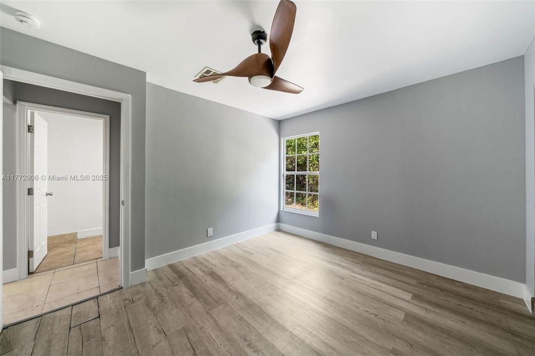 Recently Sold: $1,350,000 (5 beds, 3 baths, 1960 Square Feet)