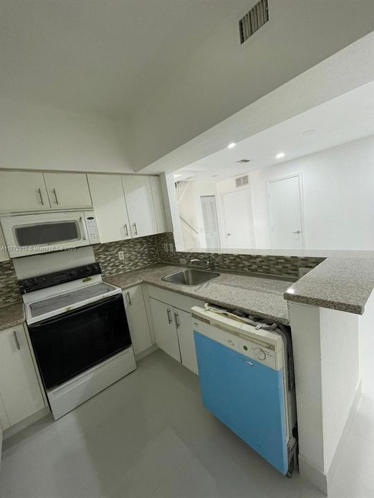 Недавно арендовано: $2,650 (3 спален, 2 ванн, 1100 Квадратных фут)