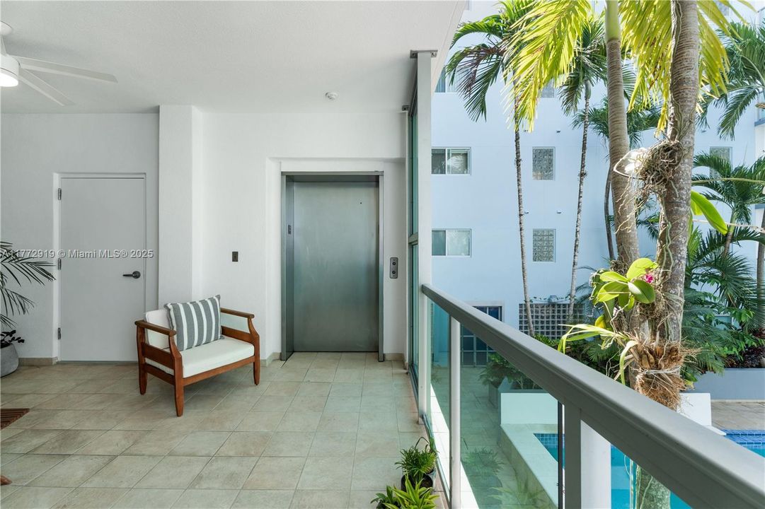 Vendido Recientemente: $1,099,000 (2 camas, 2 baños, 1469 Pies cuadrados)