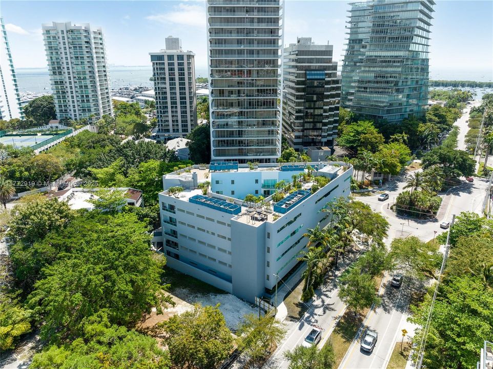 Vendido Recientemente: $1,099,000 (2 camas, 2 baños, 1469 Pies cuadrados)