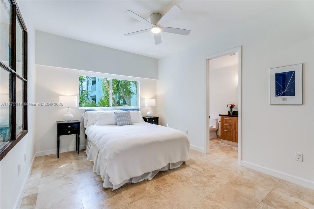 Vendido Recientemente: $1,099,000 (2 camas, 2 baños, 1469 Pies cuadrados)