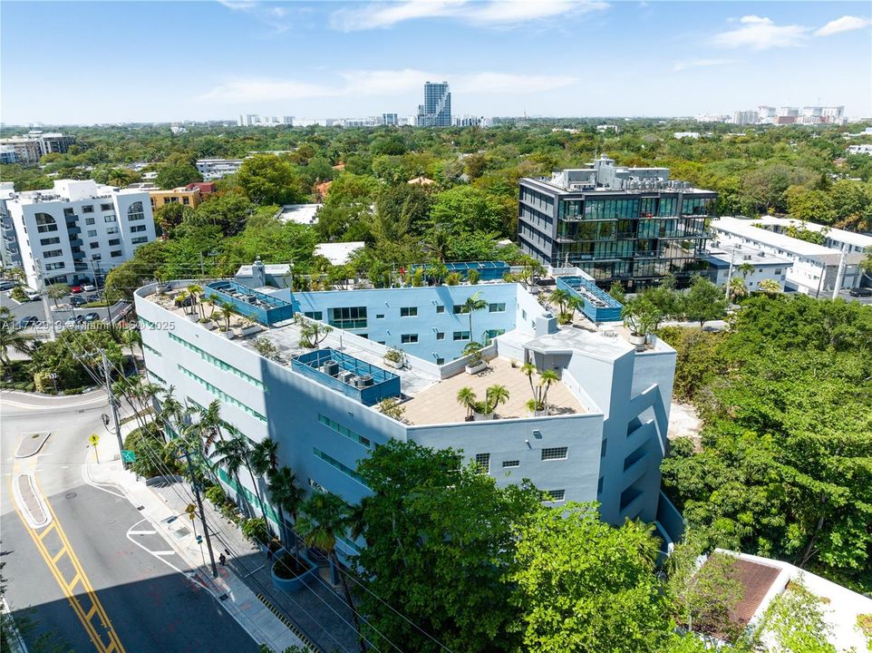 Vendido Recientemente: $1,099,000 (2 camas, 2 baños, 1469 Pies cuadrados)