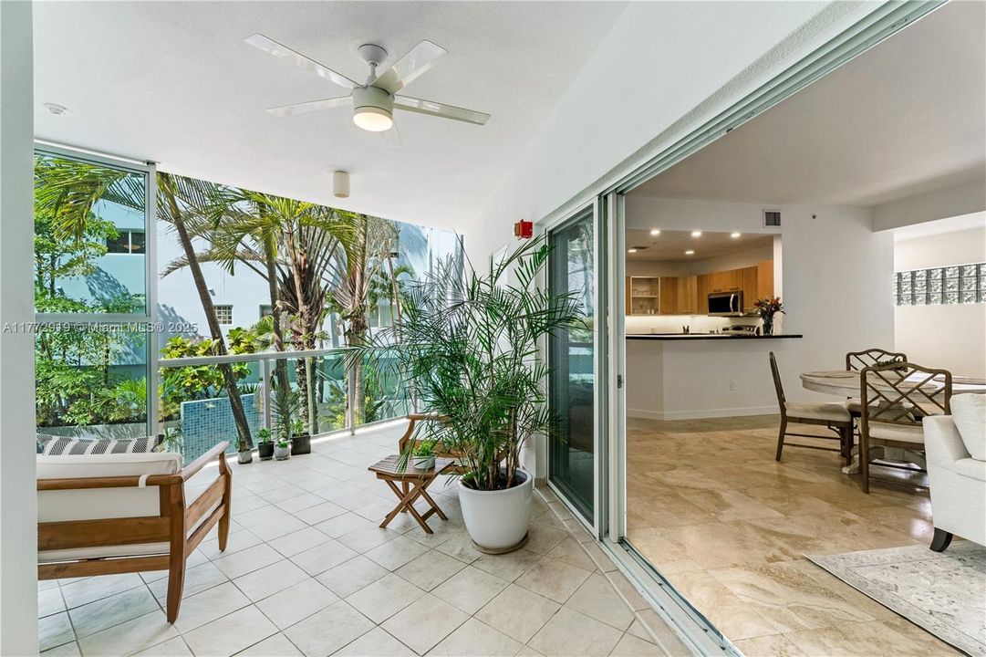 Vendido Recientemente: $1,099,000 (2 camas, 2 baños, 1469 Pies cuadrados)