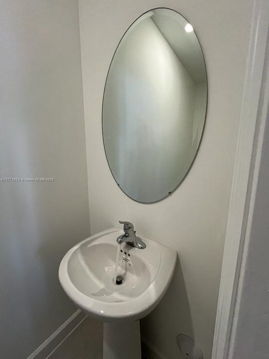 Recently Rented: $2,590 (3 beds, 2 baths, 1612 Square Feet)