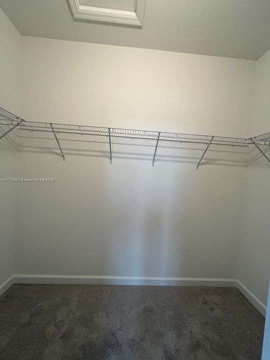 Recently Rented: $2,590 (3 beds, 2 baths, 1612 Square Feet)