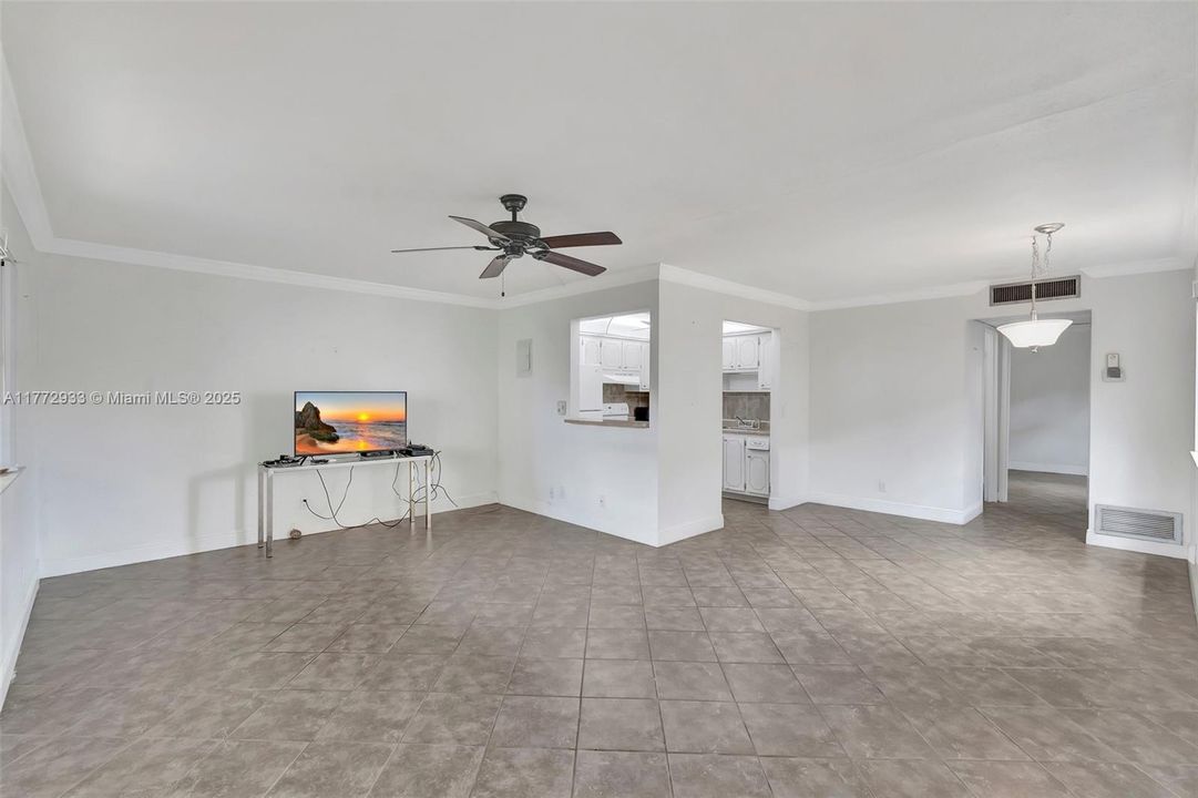 Vendido Recientemente: $54,000 (1 camas, 1 baños, 720 Pies cuadrados)