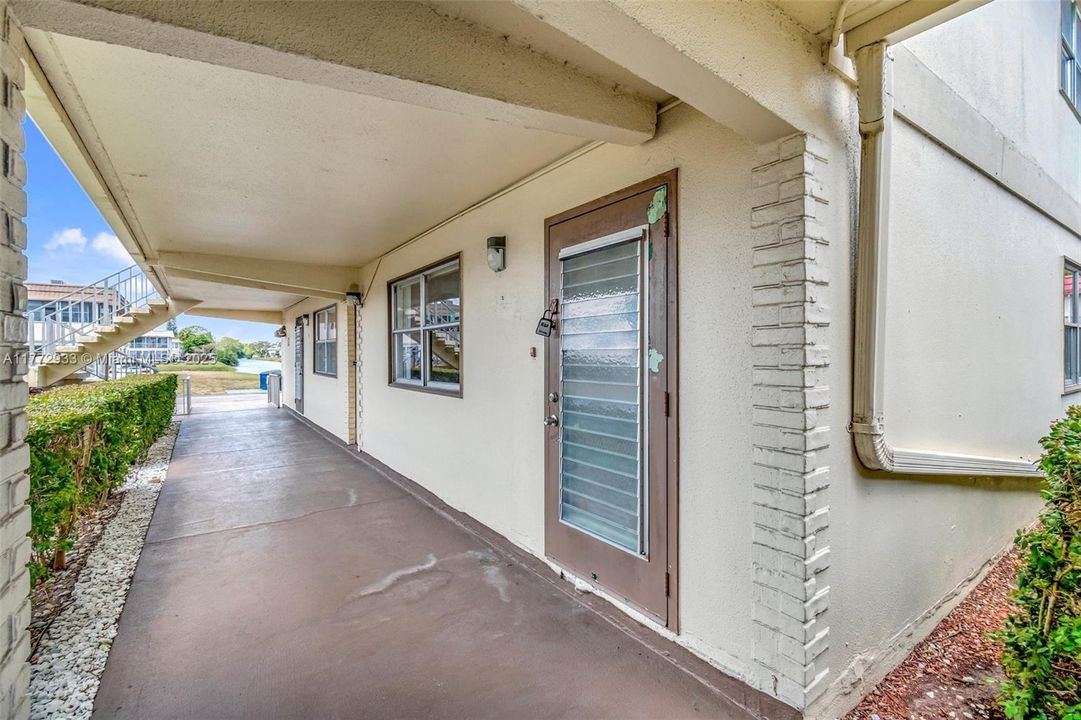 Vendido Recientemente: $54,000 (1 camas, 1 baños, 720 Pies cuadrados)