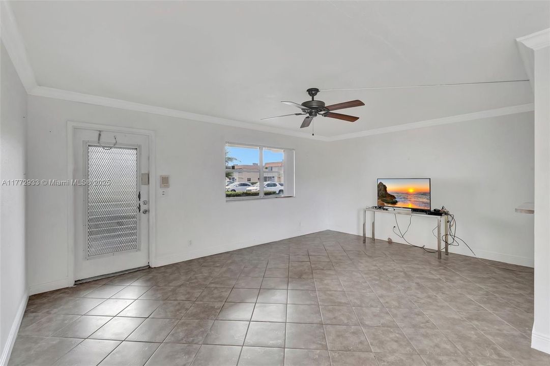 Vendido Recientemente: $54,000 (1 camas, 1 baños, 720 Pies cuadrados)