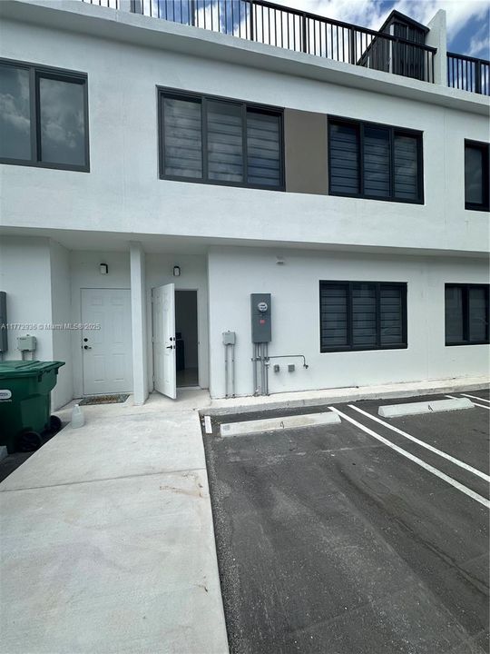 Recientemente alquilado: $1,000 (1 camas, 1 baños, 0 Pies cuadrados)