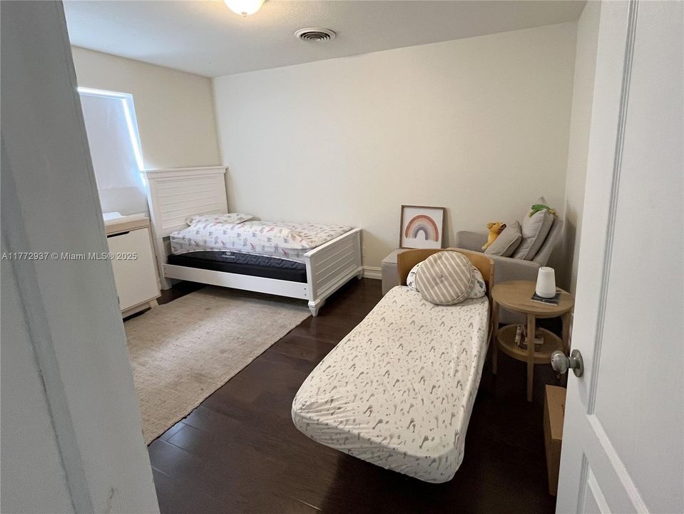 Recently Rented: $3,750 (3 beds, 2 baths, 1726 Square Feet)