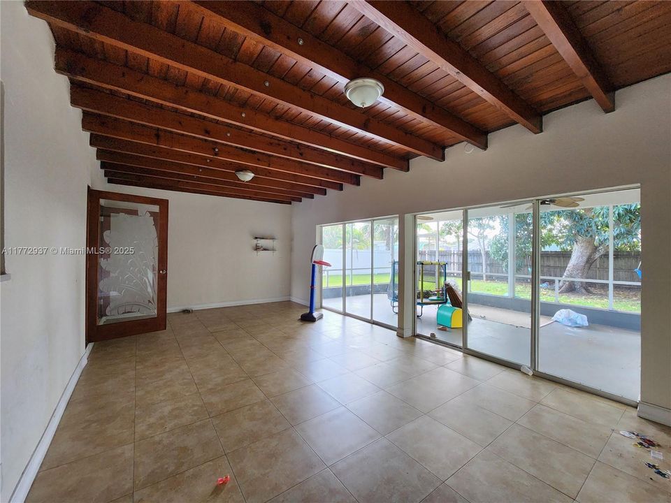 Recently Rented: $3,750 (3 beds, 2 baths, 1726 Square Feet)