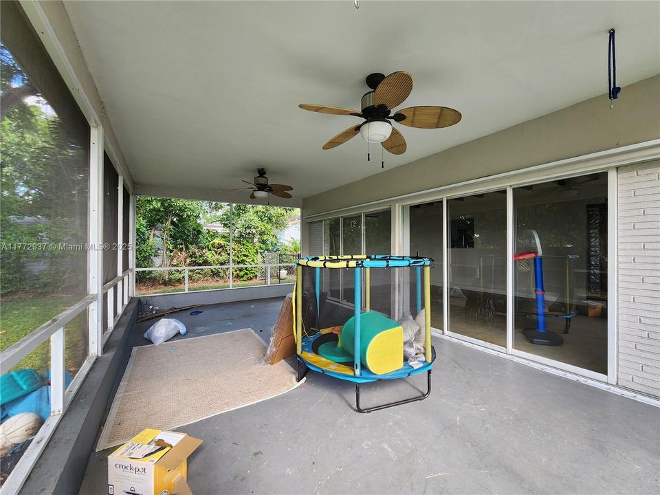 Recently Rented: $3,750 (3 beds, 2 baths, 1726 Square Feet)