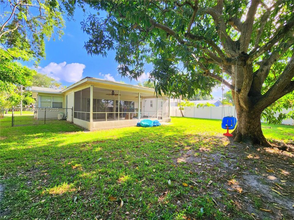 Recently Rented: $3,750 (3 beds, 2 baths, 1726 Square Feet)