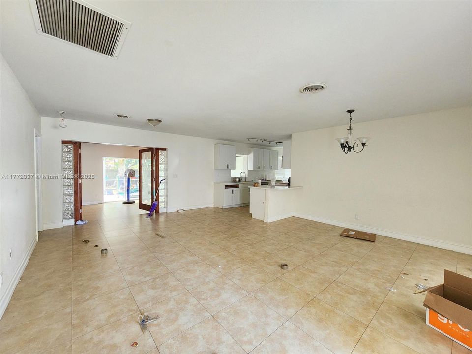 Recently Rented: $3,750 (3 beds, 2 baths, 1726 Square Feet)