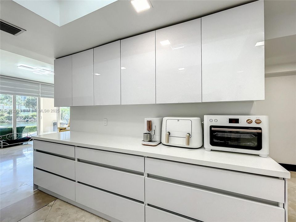 Recently Sold: $877,000 (3 beds, 2 baths, 2503 Square Feet)