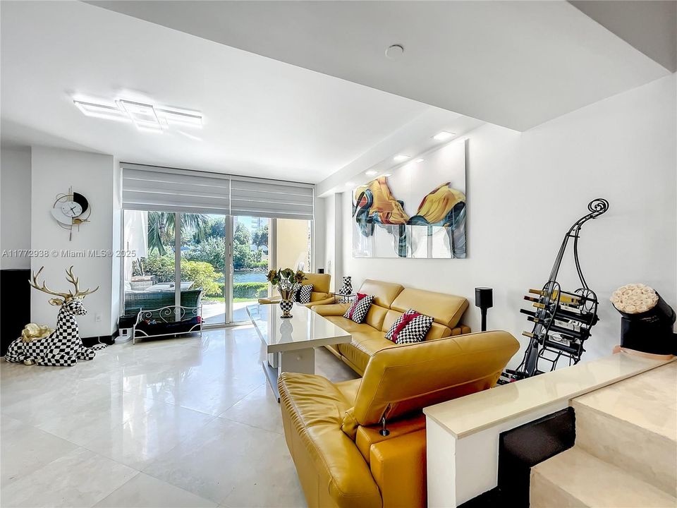 Recently Sold: $877,000 (3 beds, 2 baths, 2503 Square Feet)