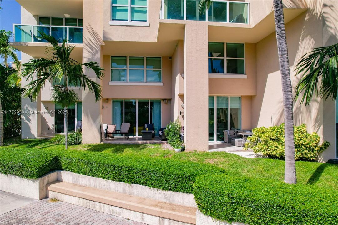 Recently Sold: $877,000 (3 beds, 2 baths, 2503 Square Feet)