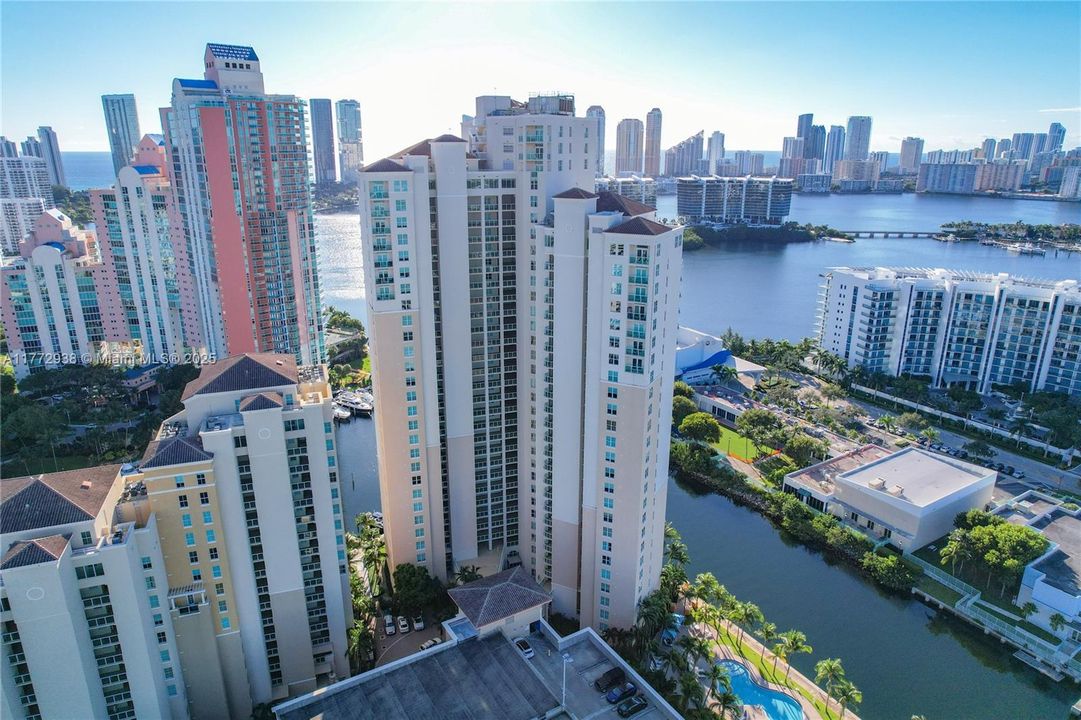 Recently Sold: $877,000 (3 beds, 2 baths, 2503 Square Feet)