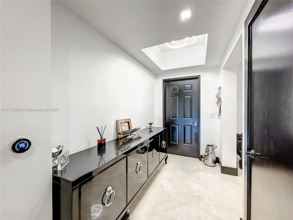 Recently Sold: $877,000 (3 beds, 2 baths, 2503 Square Feet)