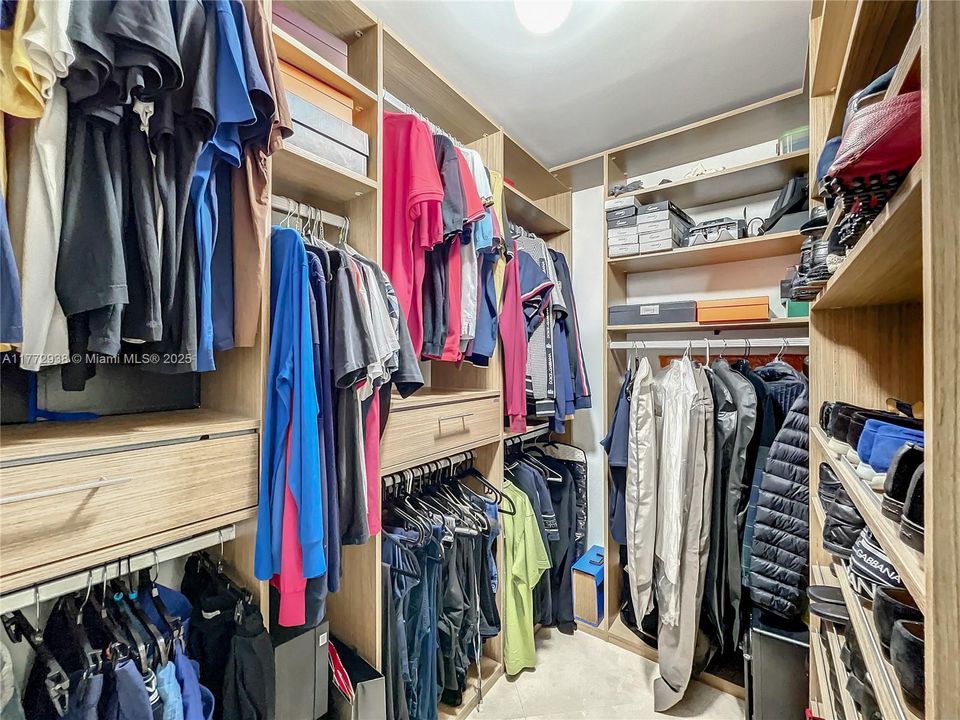 Recently Sold: $877,000 (3 beds, 2 baths, 2503 Square Feet)