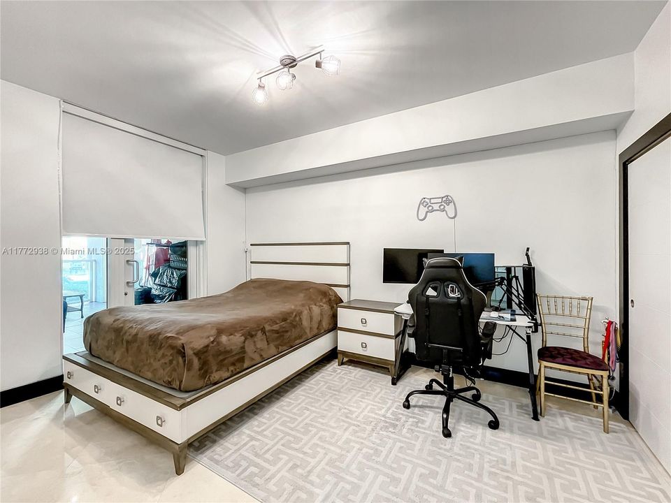 Recently Sold: $877,000 (3 beds, 2 baths, 2503 Square Feet)