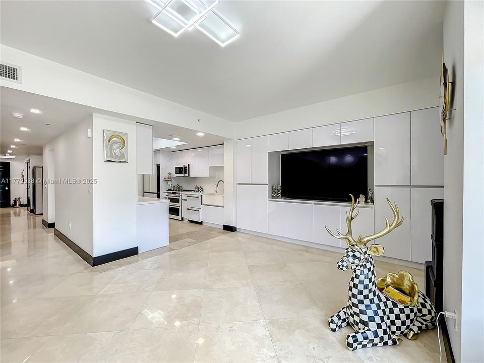 Recently Sold: $877,000 (3 beds, 2 baths, 2503 Square Feet)