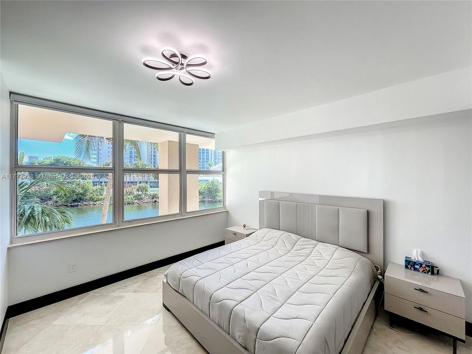 Recently Sold: $877,000 (3 beds, 2 baths, 2503 Square Feet)