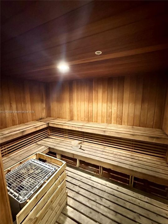 Recently Sold: $877,000 (3 beds, 2 baths, 2503 Square Feet)