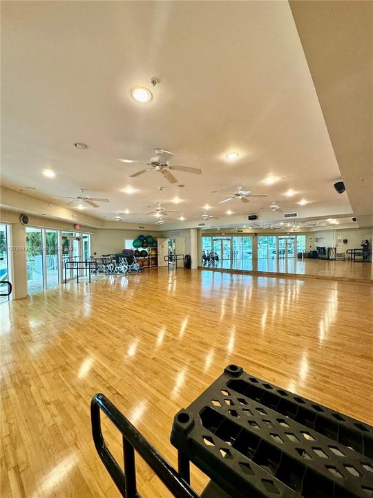 Recently Sold: $877,000 (3 beds, 2 baths, 2503 Square Feet)