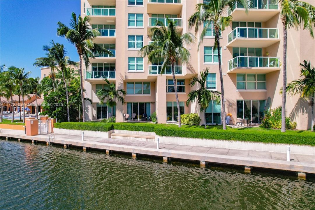 Recently Sold: $877,000 (3 beds, 2 baths, 2503 Square Feet)