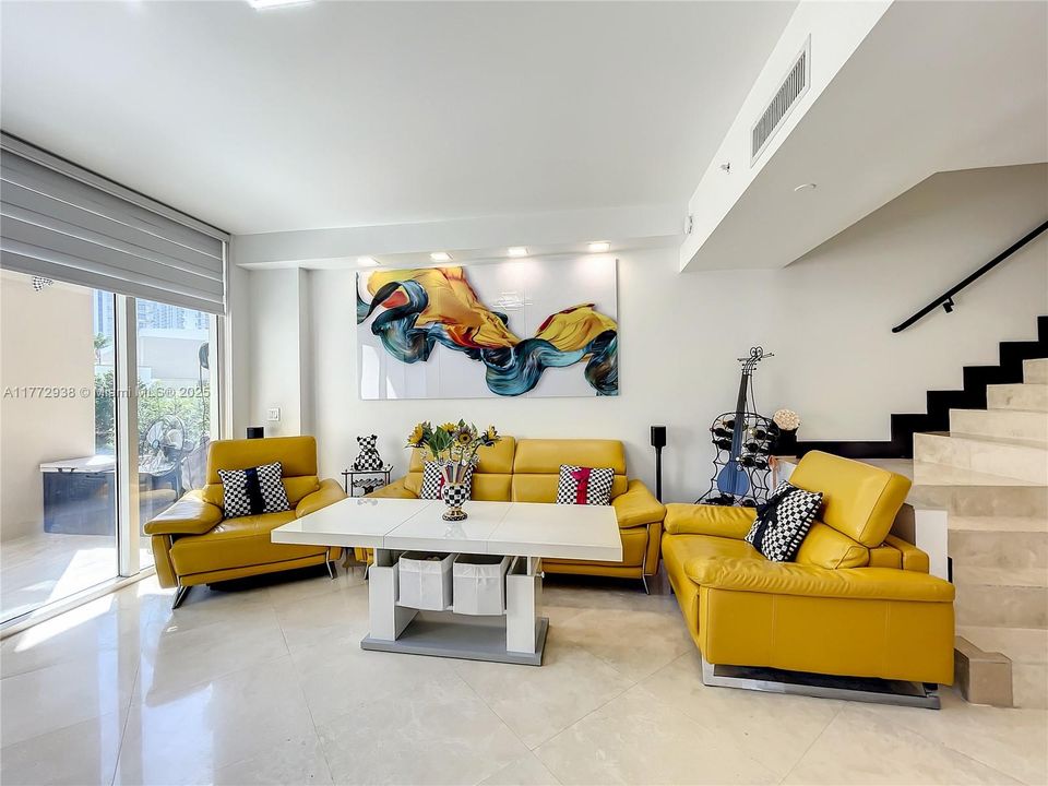 Recently Sold: $877,000 (3 beds, 2 baths, 2503 Square Feet)