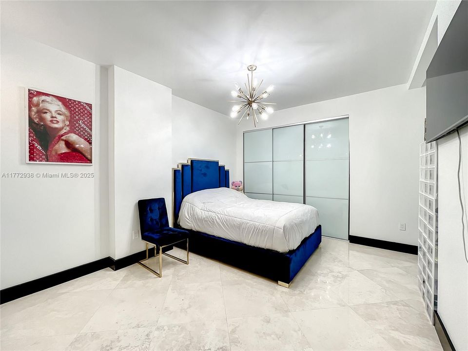 Recently Sold: $877,000 (3 beds, 2 baths, 2503 Square Feet)