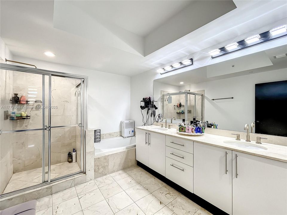 Recently Sold: $877,000 (3 beds, 2 baths, 2503 Square Feet)