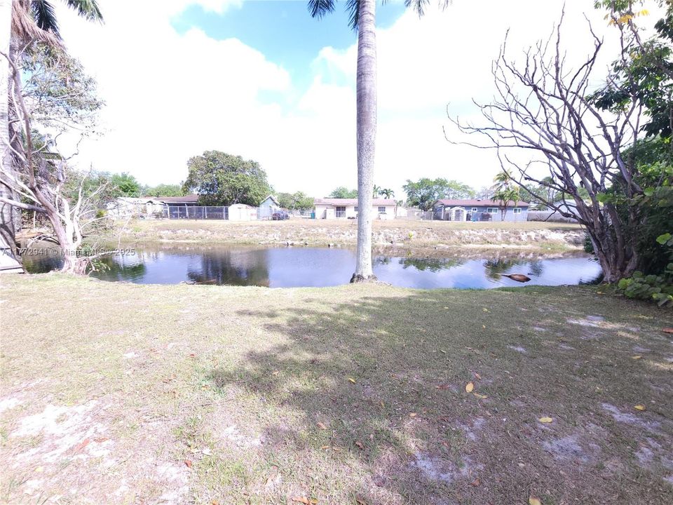 Recently Sold: $459,999 (3 beds, 1 baths, 1140 Square Feet)