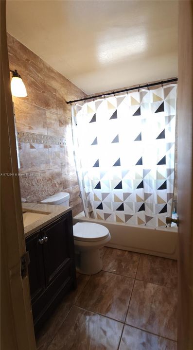 Recently Sold: $459,999 (3 beds, 1 baths, 1140 Square Feet)