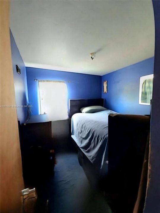 Recently Sold: $459,999 (3 beds, 1 baths, 1140 Square Feet)