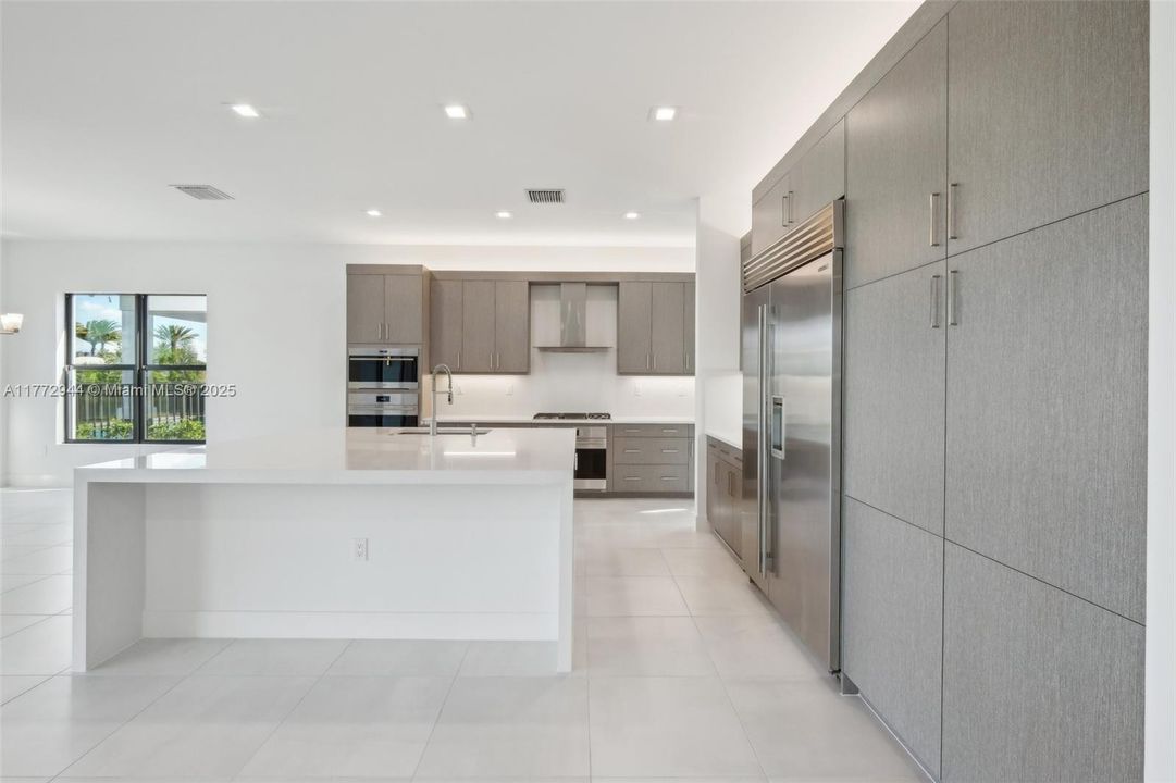 Recently Rented: $6,500 (5 beds, 7 baths, 4267 Square Feet)