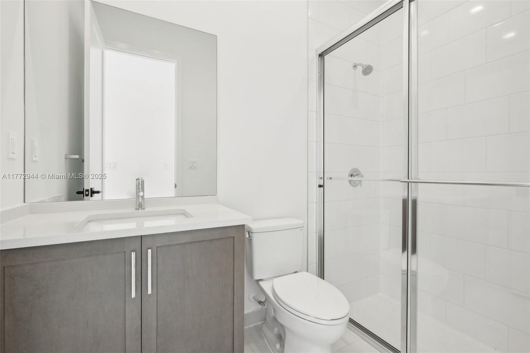 Recently Rented: $6,500 (5 beds, 7 baths, 4267 Square Feet)