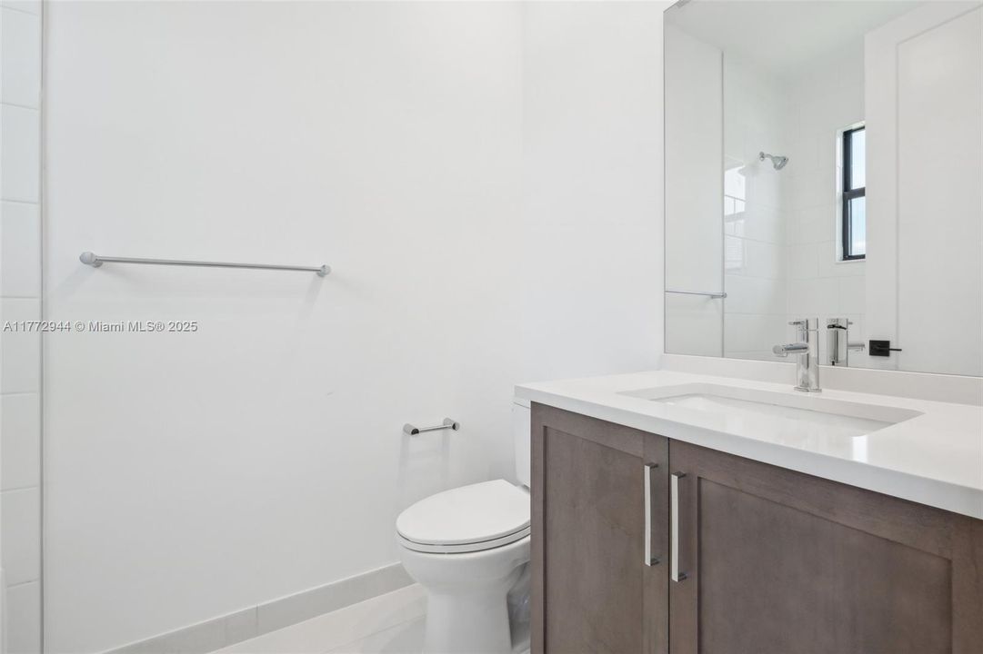 Recently Rented: $6,500 (5 beds, 7 baths, 4267 Square Feet)