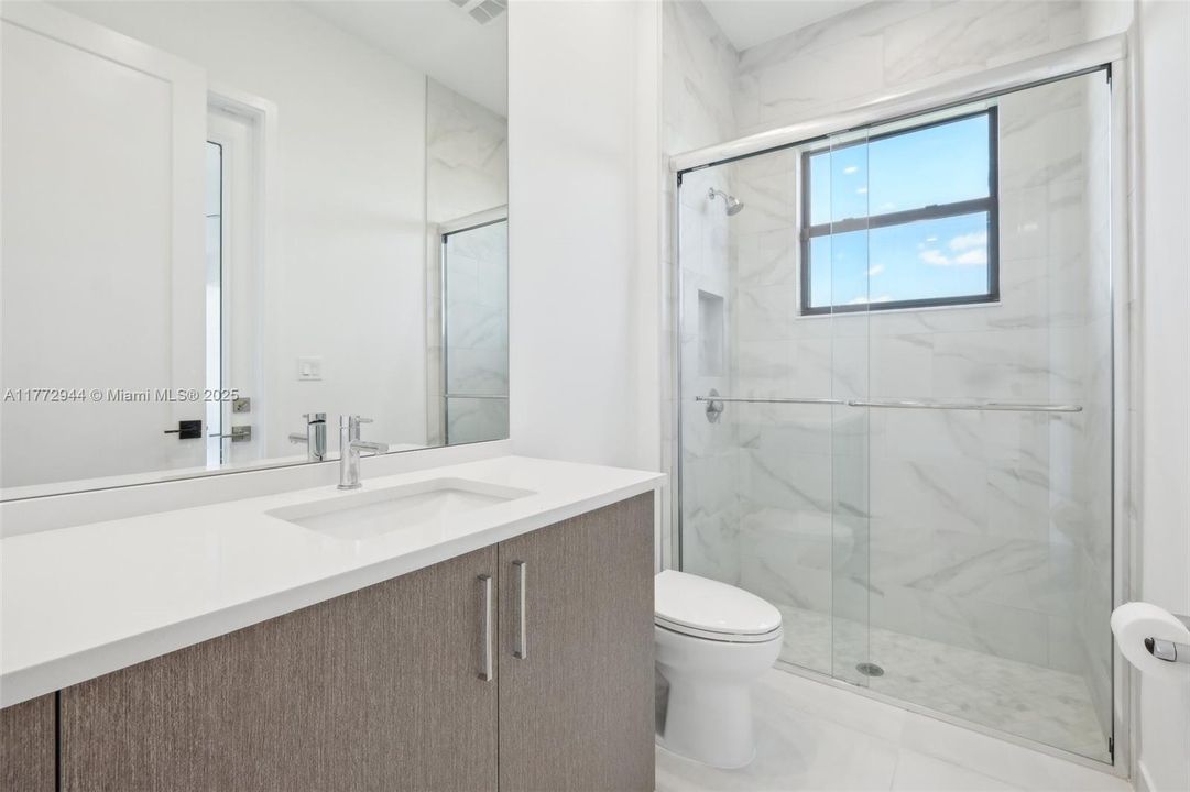 Recently Rented: $6,500 (5 beds, 7 baths, 4267 Square Feet)