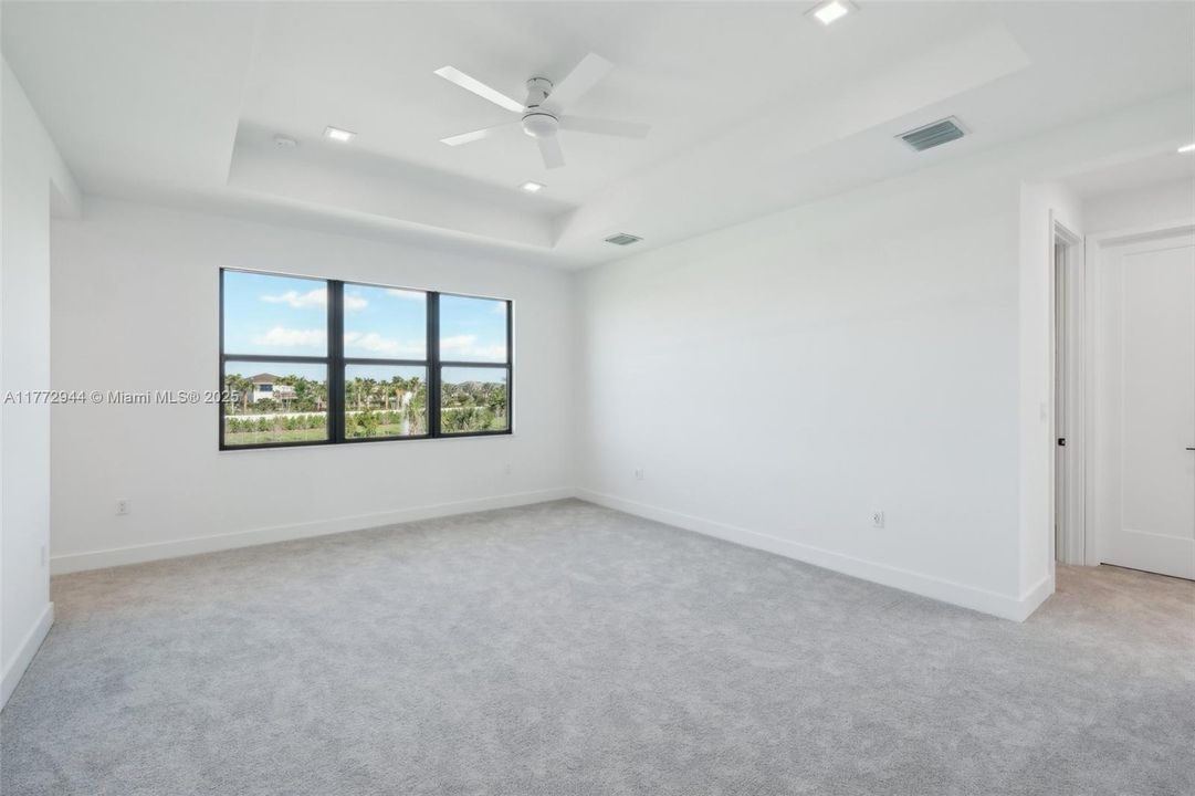 Recently Rented: $6,500 (5 beds, 7 baths, 4267 Square Feet)