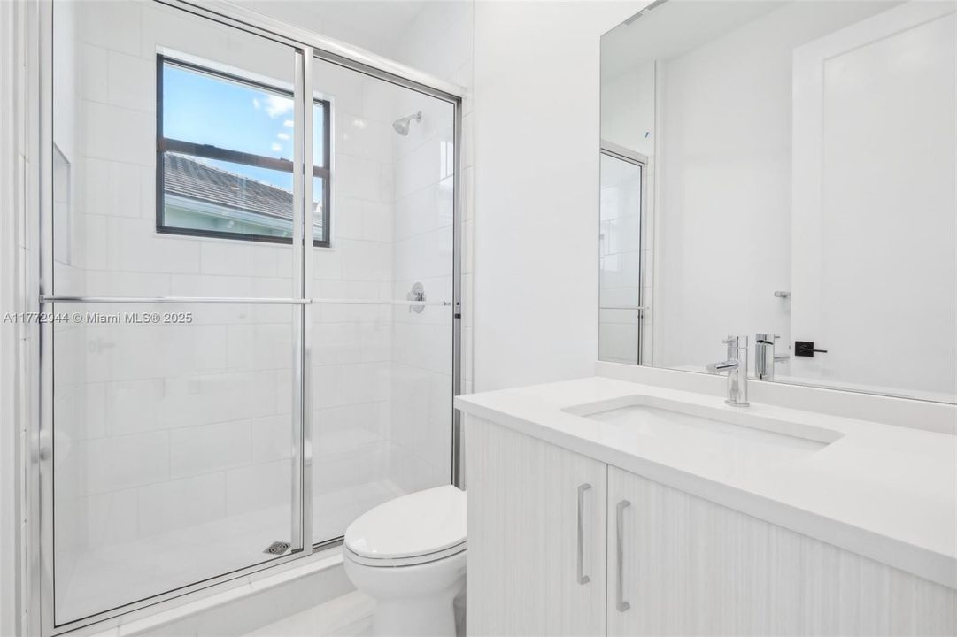 Recently Rented: $6,500 (5 beds, 7 baths, 4267 Square Feet)