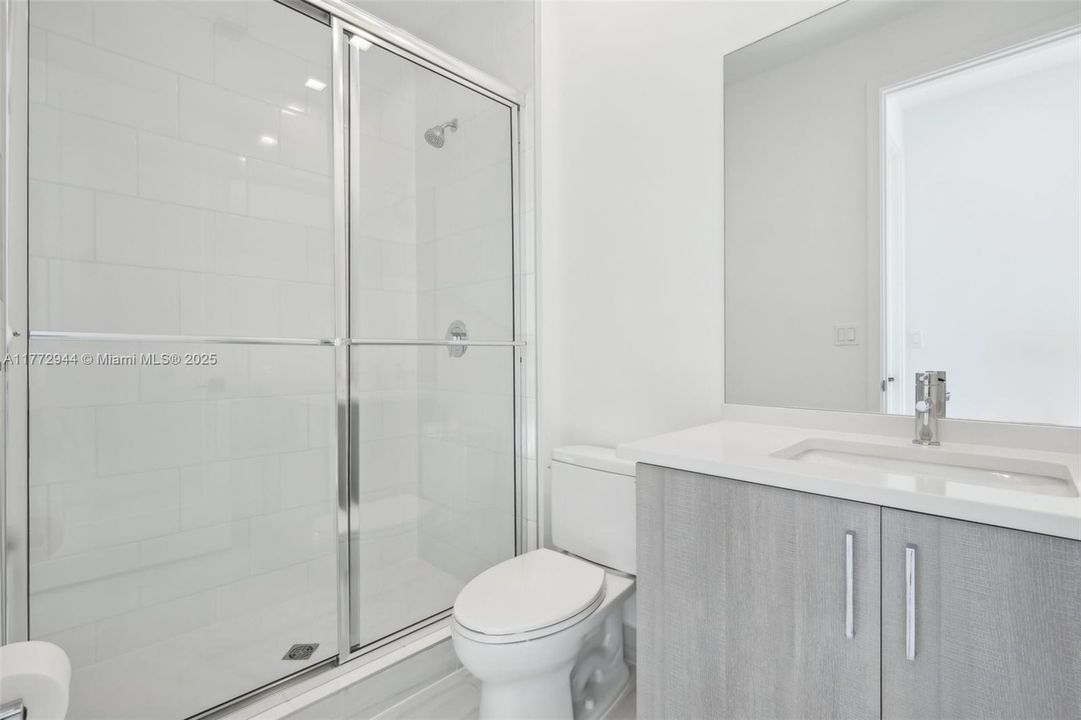 Recently Rented: $6,500 (5 beds, 7 baths, 4267 Square Feet)