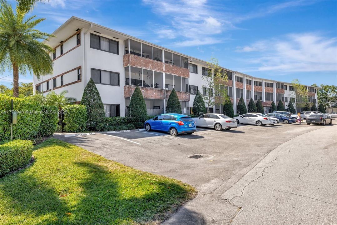 Recientemente alquilado: $2,400 (2 camas, 2 baños, 1500 Pies cuadrados)